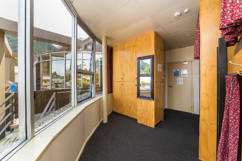Tahuna Pod Hostel image 28